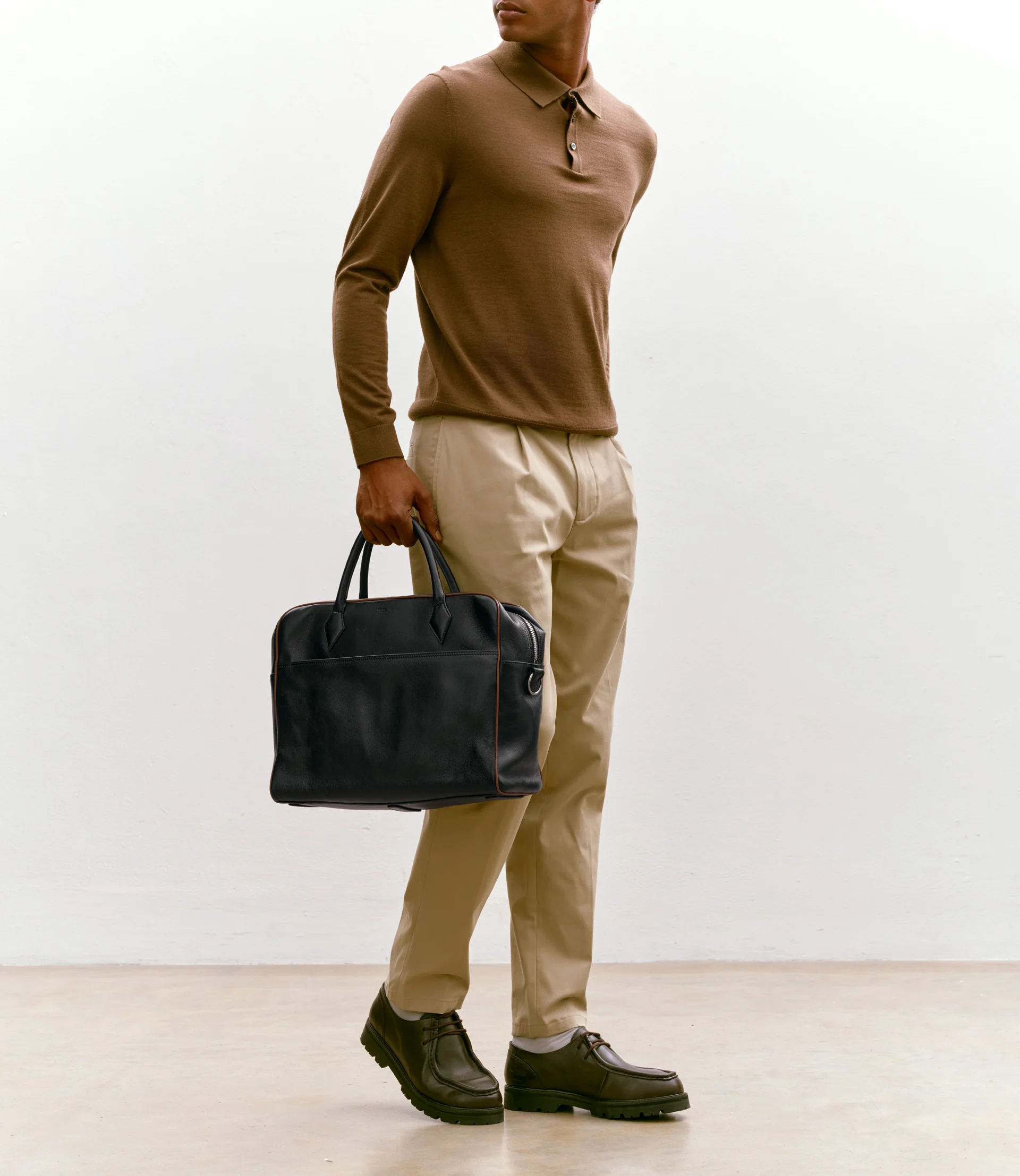 Closer All Day Elvis Black with Buffalo Cognac - Image 3