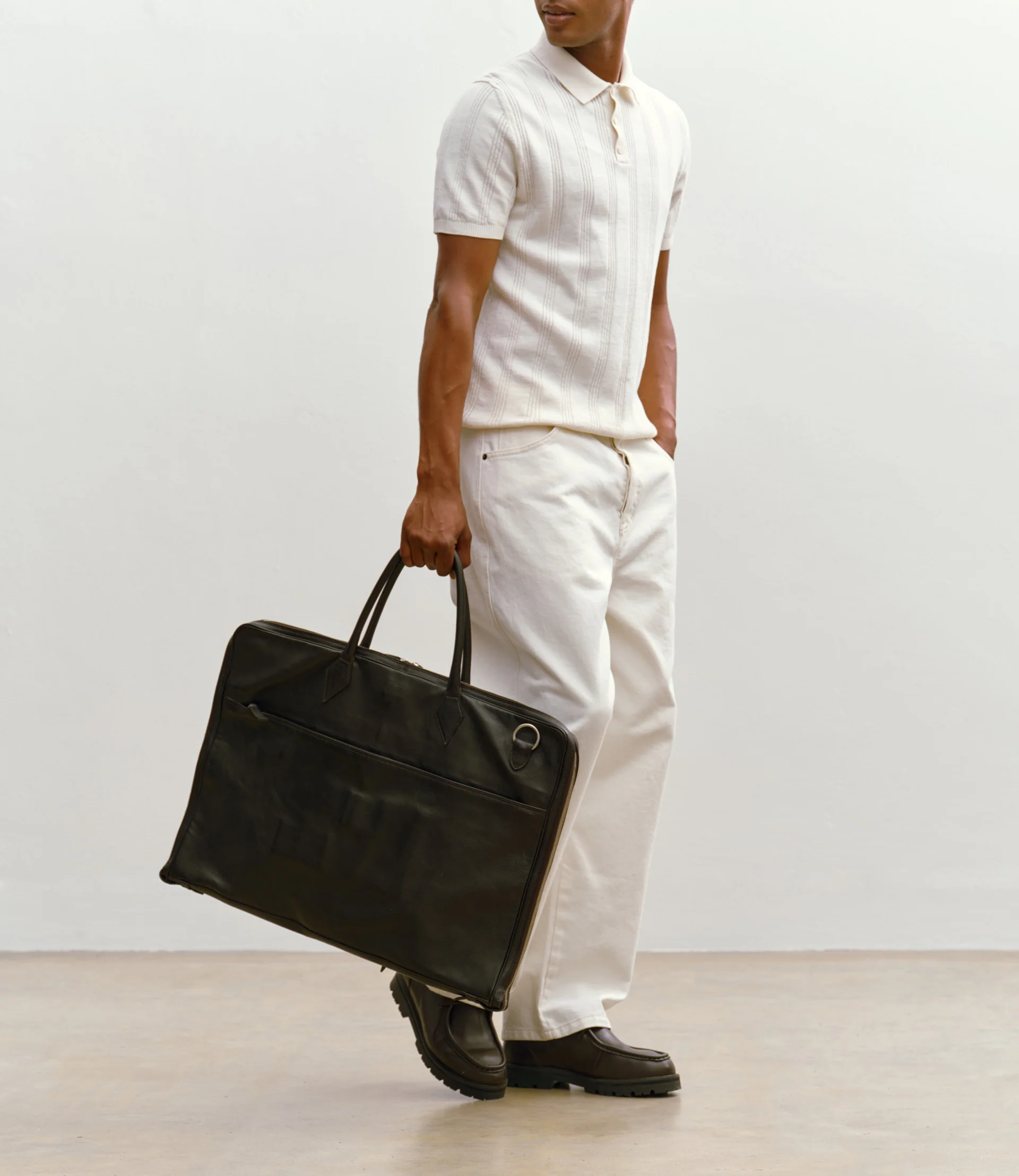 Closer Suit Carrier Buffalo Cacao - Image 2
