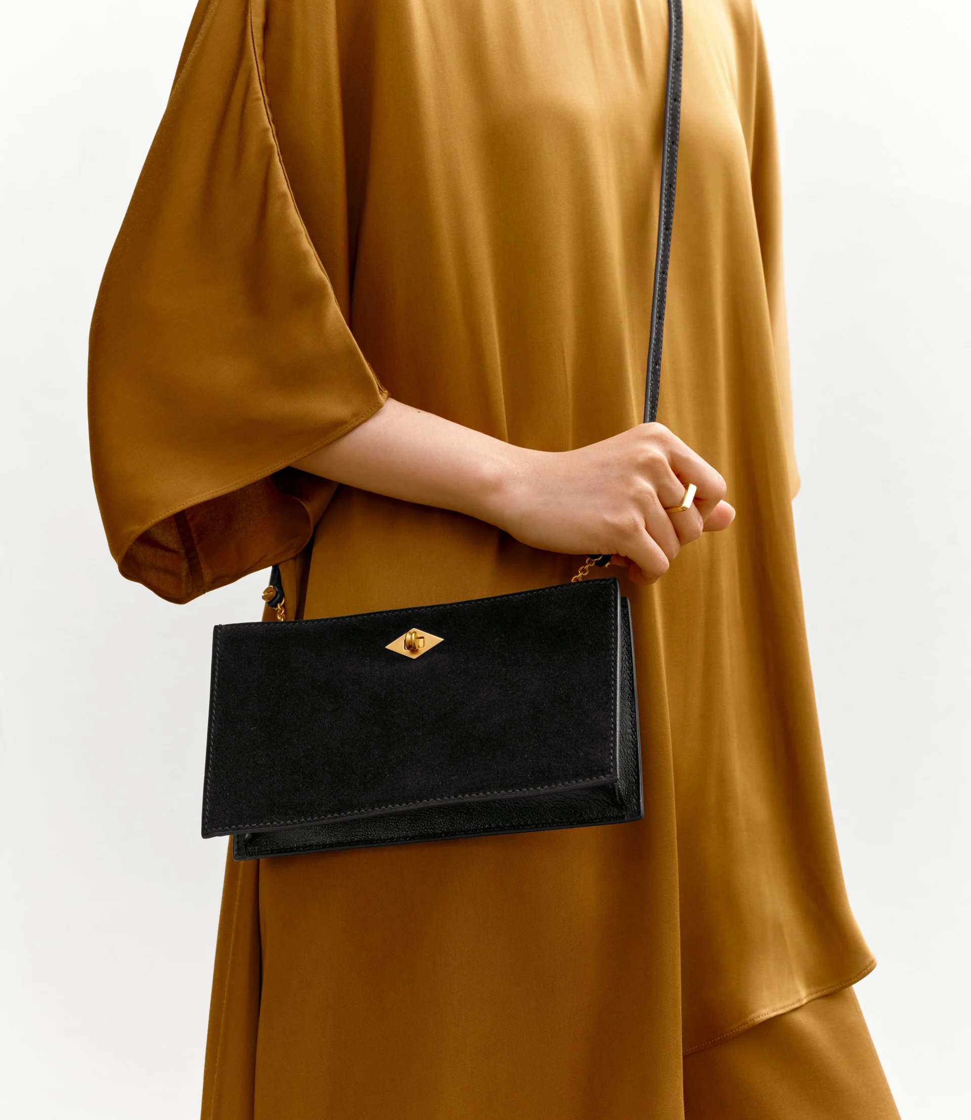 Ease 20 Suede Black with Elvis - Image 4
