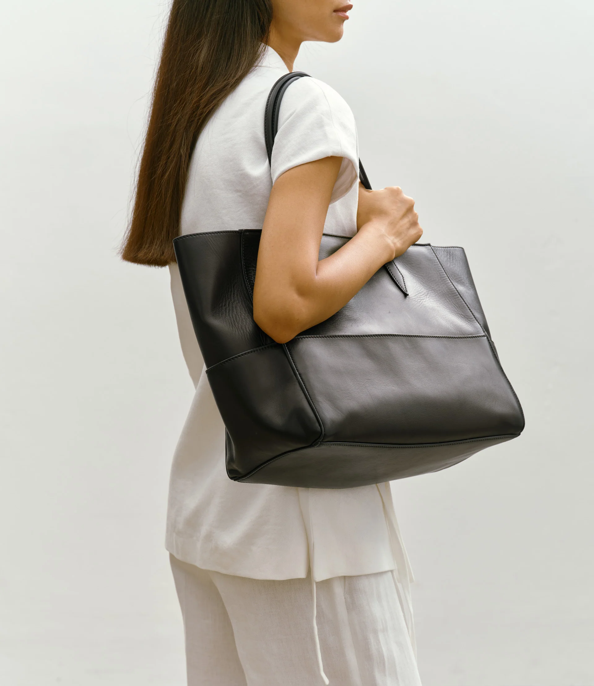 Incognito 36 Smooth Calfskin Black - Image 2