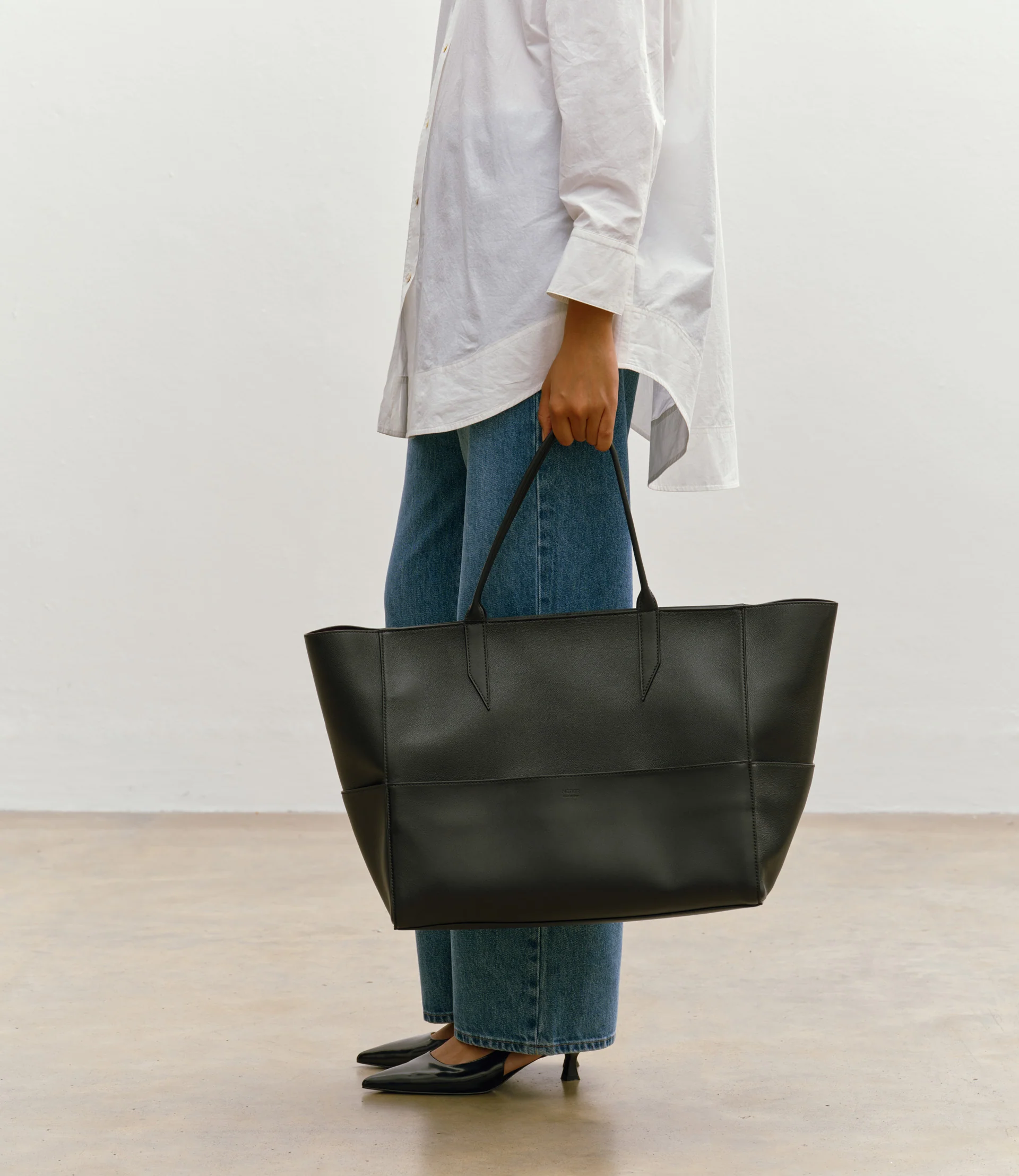 Incognito 42 Cabas Bag Smooth Calfskin Black - Image 2