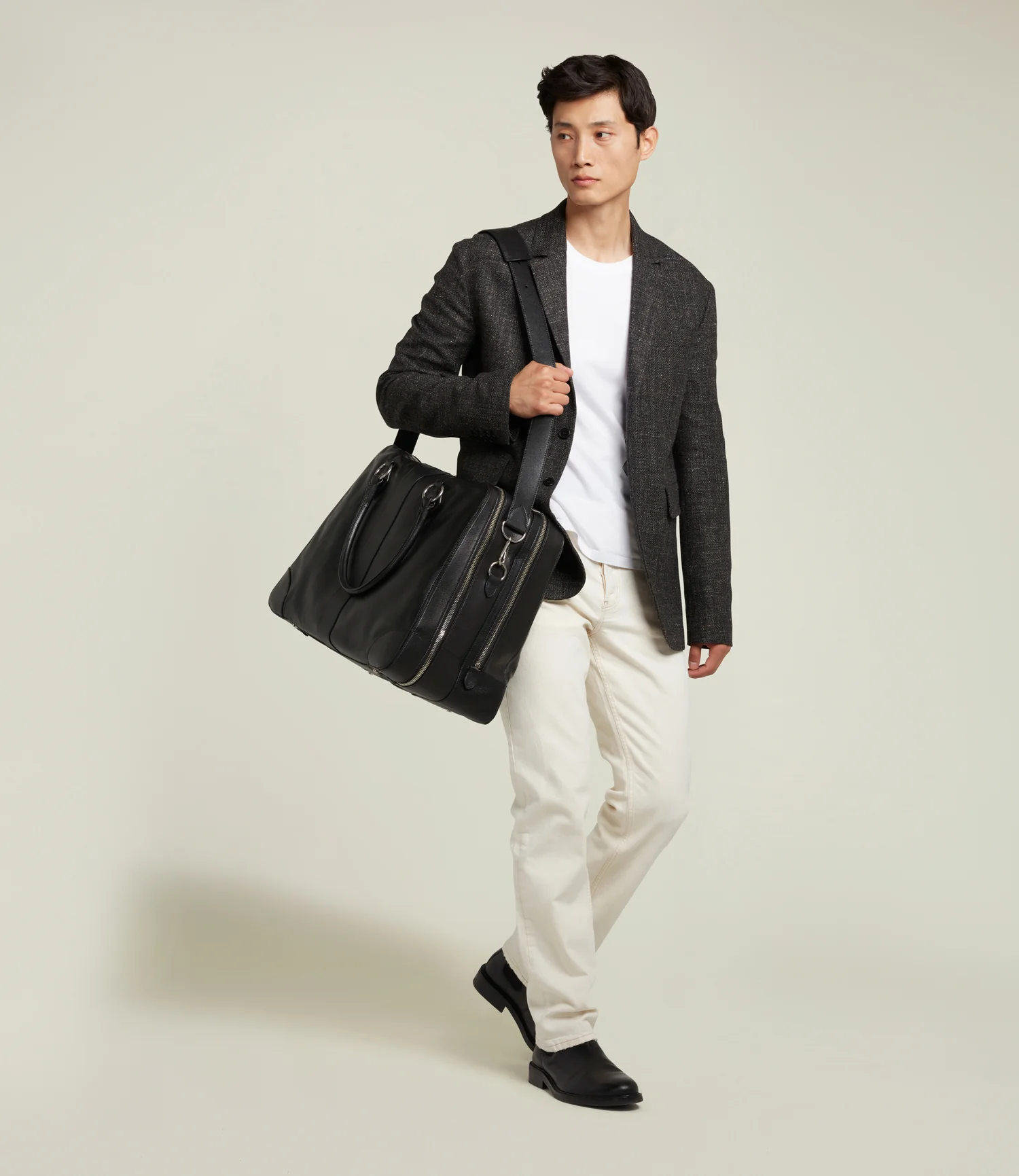 Le Grand Voyage Three to Five Night Bag Buffalo Black - Image 5