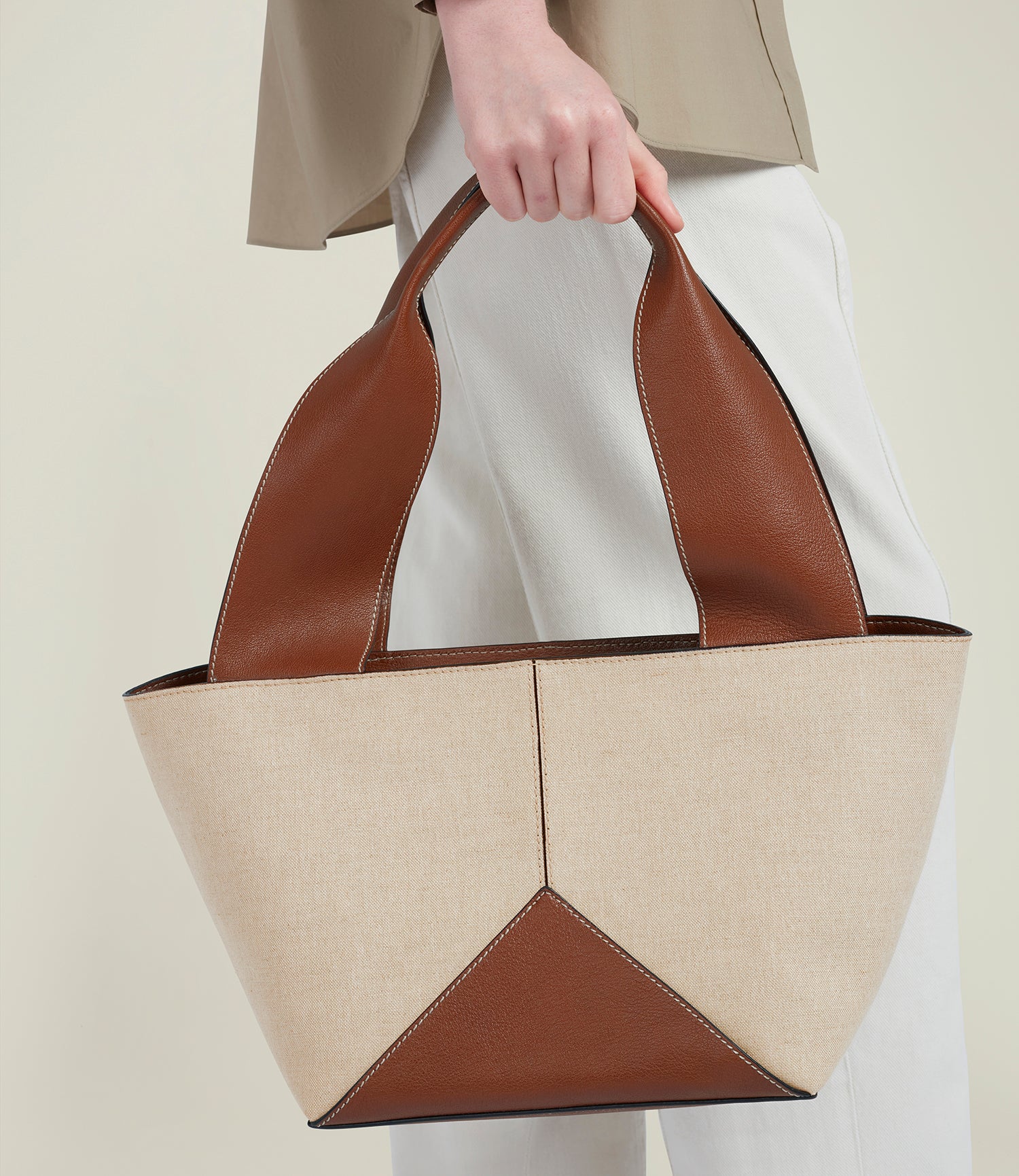 Market Small Natural Linen With Buffalo Cognac - Image 5