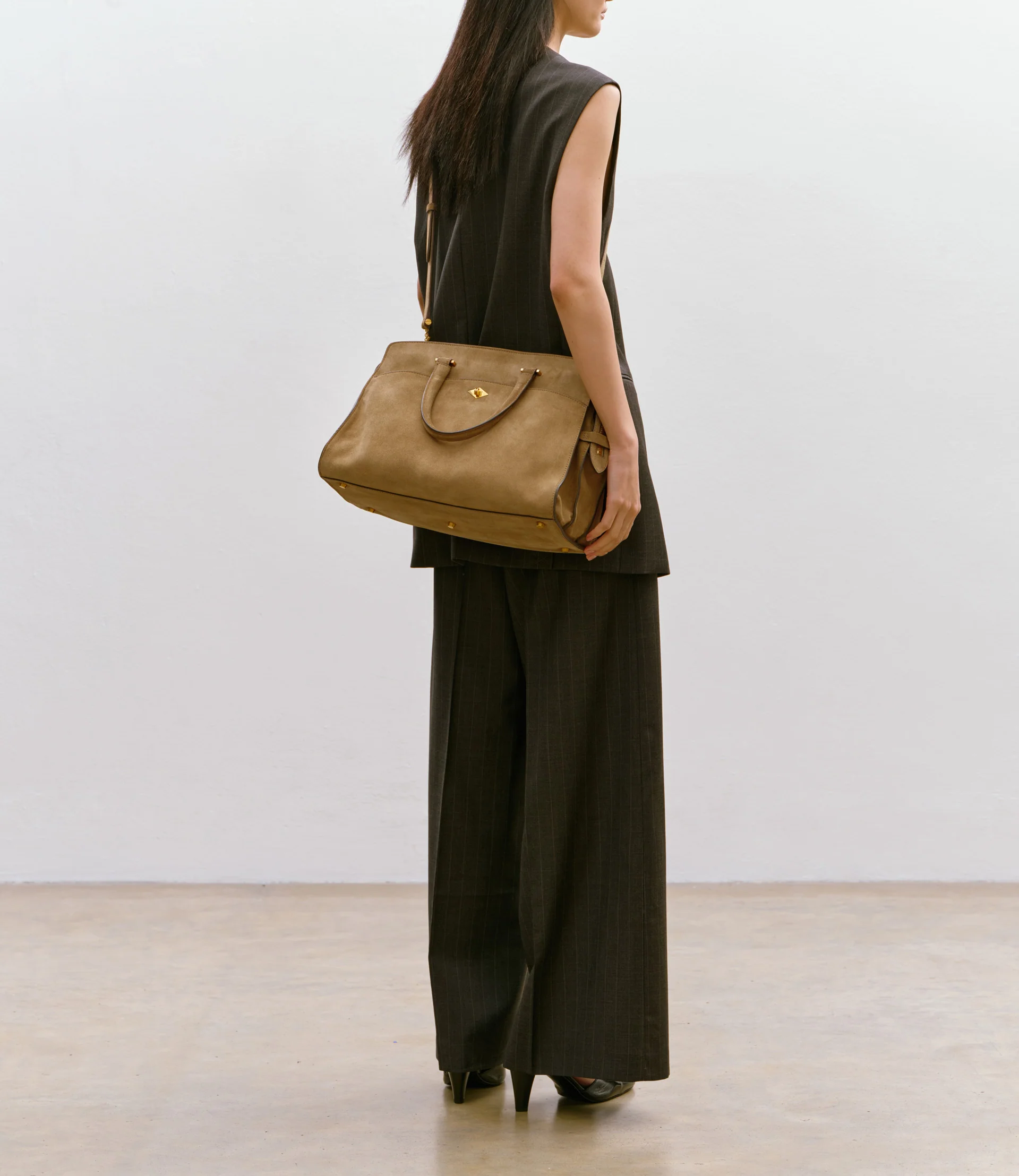 Private Eye Suede Cairo - Image 2