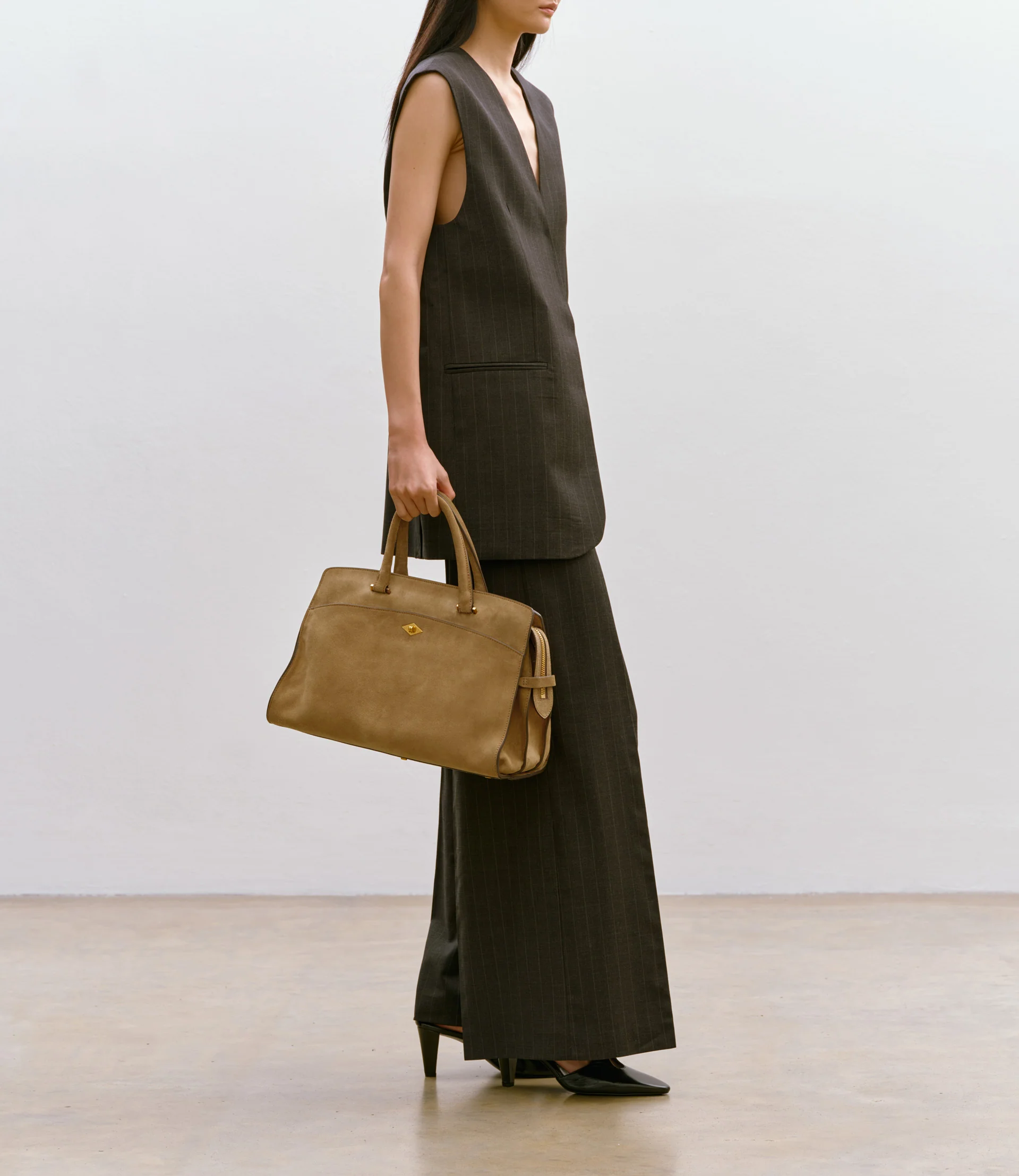 Private Eye Suede Cairo - Image 5