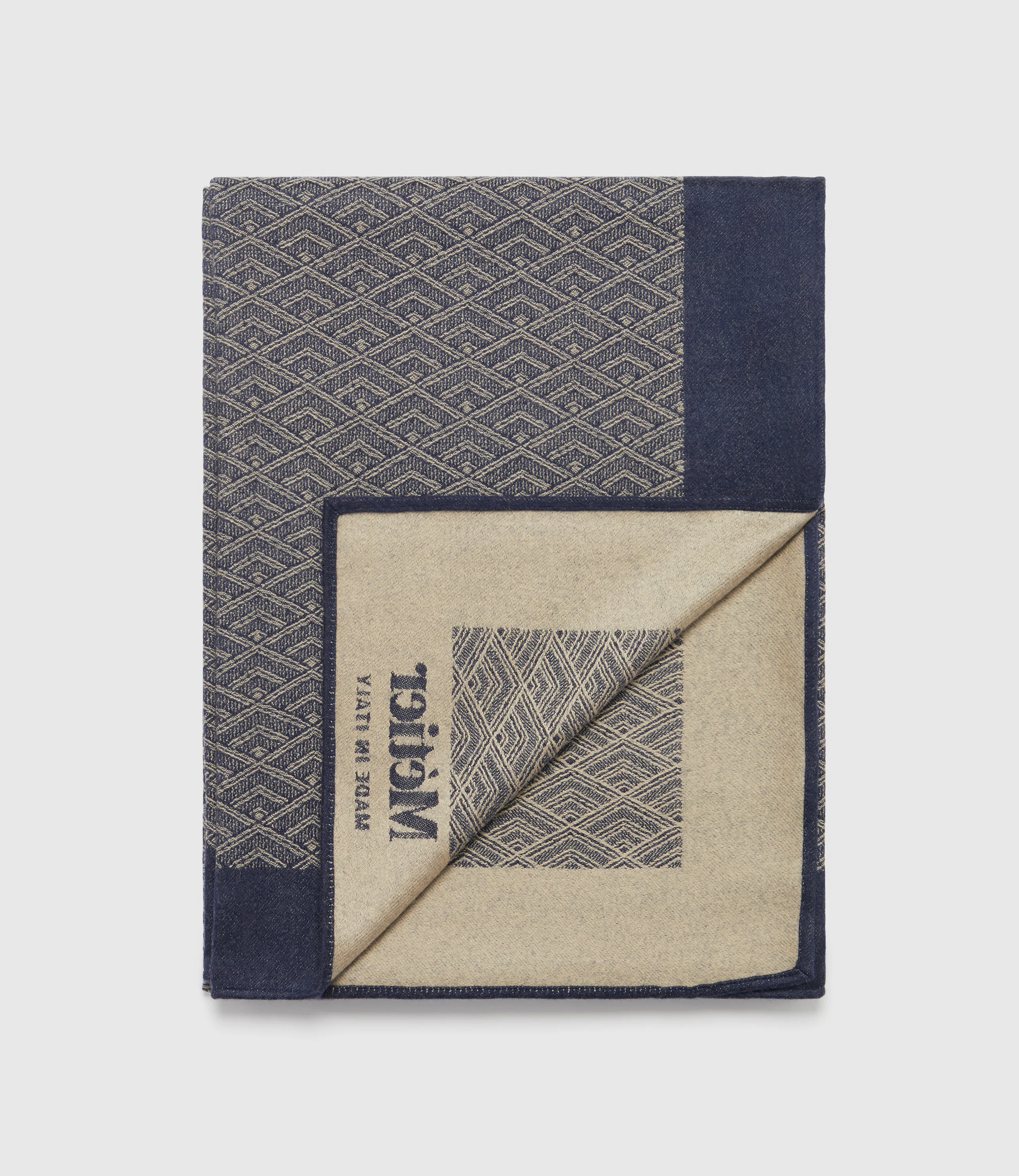 Small Cashmere Throw Navy and Natural - Image 2