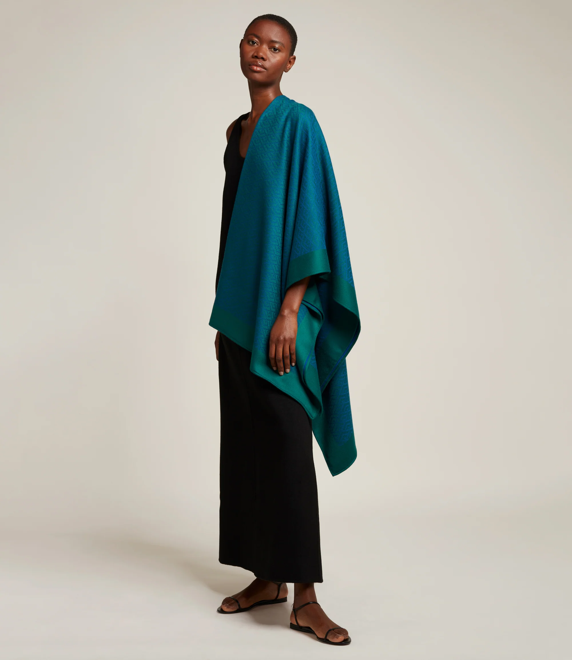 Small Cashmere Throw Yves Blue and Emerald - Image 4