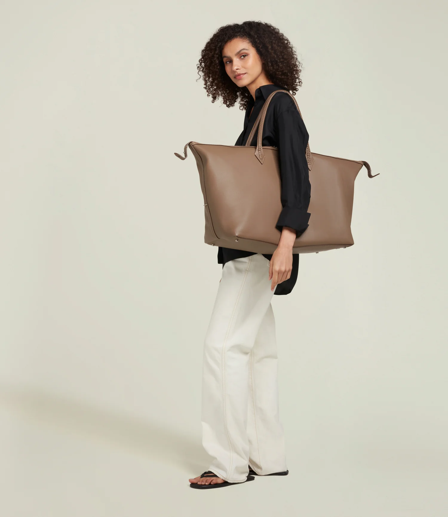 Vérité Weekend Bag Smooth Calfskin Taupe - Image 4